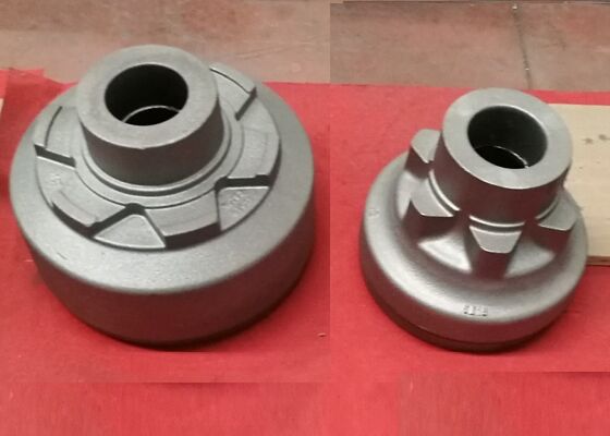 砂型で作る農業機械はDuctiltの鉄材料が付いている後部ハブを分けます