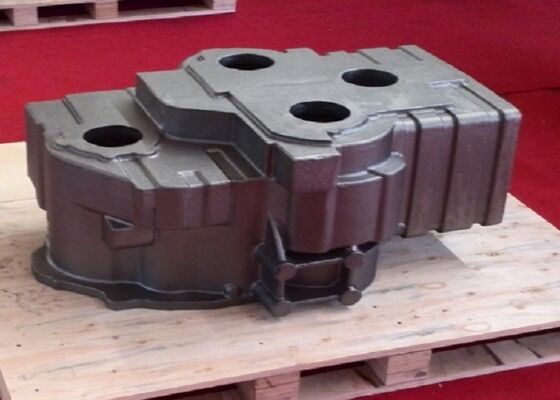 OEM 砂鋳造 鉄部品 農業機械のための小さな加工容量を持つハウジング
