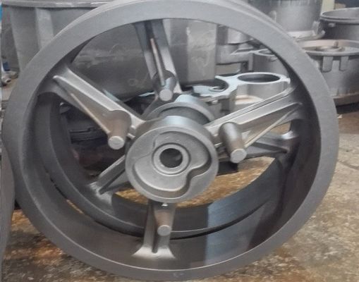 OEM 高品質鋳鉄製農機部品 ホイールハブ (塗装仕上げ)