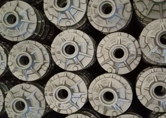 フォークリフトトラックリアハブ用OEM砂型鋳造鉄部品、精密寸法での仕上げ塗装