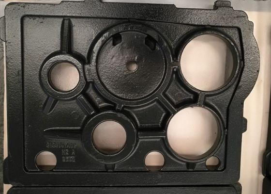 砂型で作るトラックはねずみ鋳鉄材料GG 250の場合カバーを分けます