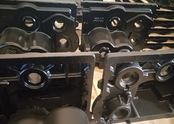 砂型で作るトラックはねずみ鋳鉄材料GG 250の伝達箱を分けます