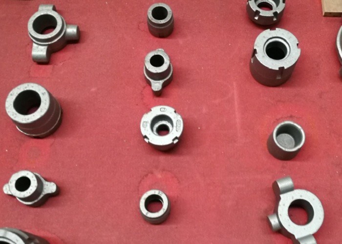 OEM 高品質の砂鋳鉄 小型金属部品 FC250 GG25 HT250 フォークリフトトラック用材料